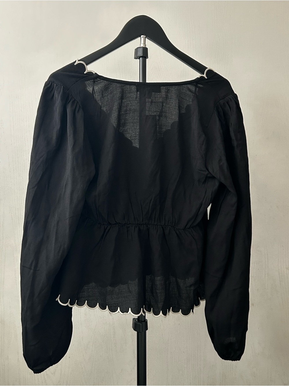 Francesca's Collections Black Long-Sleeve Peasant Top with White Scallop Trim - Picture 5 of 5